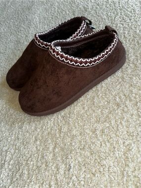 Slip-On Clogs/ Slippers with Contrasting Trim